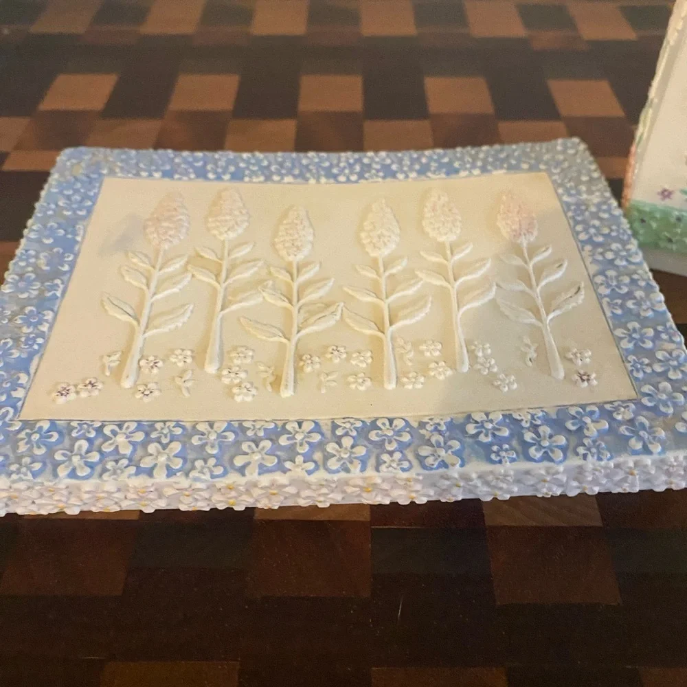 Vintage Shabby Chic Pastel Floral Embossed Decorative Toothbrush & Soap Dish